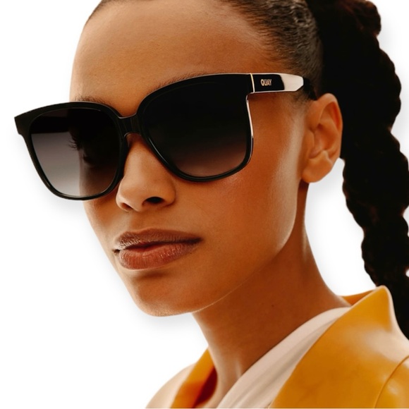 QUAY Wide Awake Sunglasses Black Frame Black Gradient Lenses Oversized NWT - Picture 1 of 7